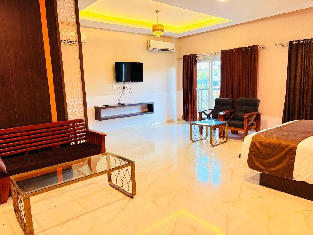 Deluxe Room at WOW! Hotels